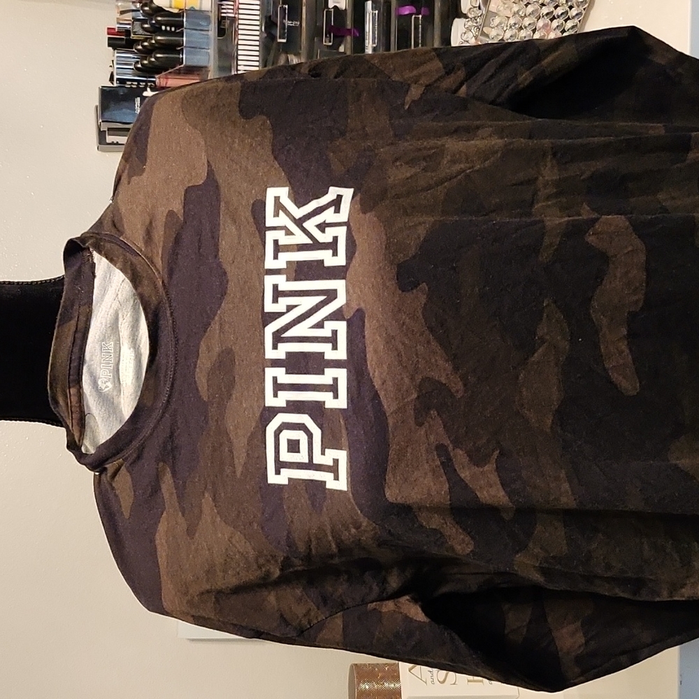 5/$25 brand new Pink camo shirt